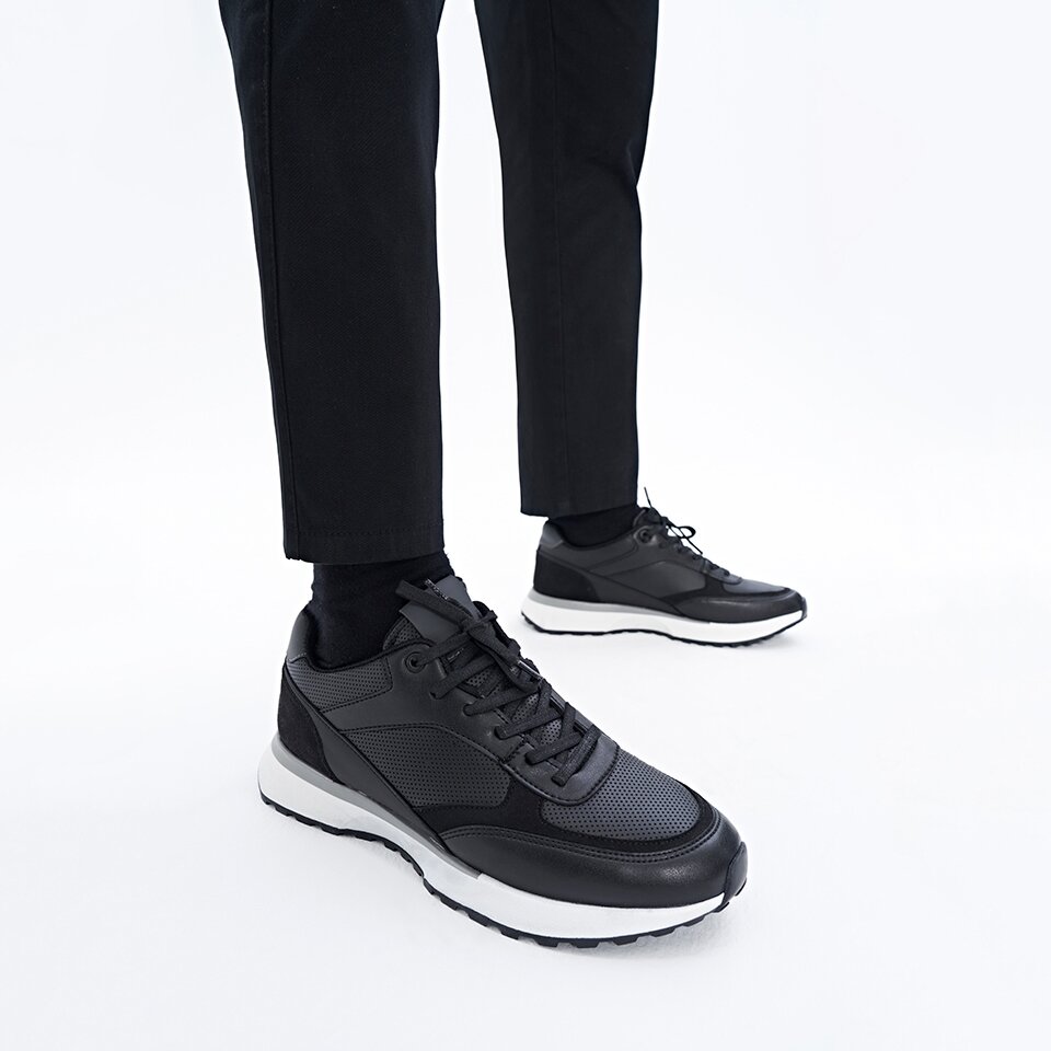 resm  Siyah Yaya Erkek Spor Ayakkabı